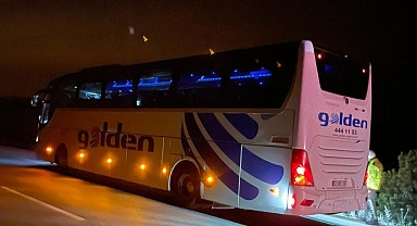Devrilen kamyona bu sefer de hafif ticari araç çarptı:
