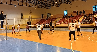 İhsaniye'de voleybol