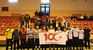İhsaniye'de voleybol turnuvası başladı