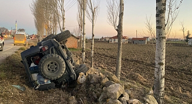 İhsaniye'de jeep kazası: 4 yaralı