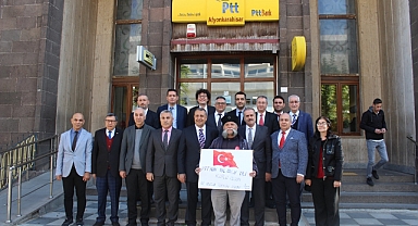 Afyonkarahisar'da PTT, bugün 184. müşterisini hediyelere boğdu