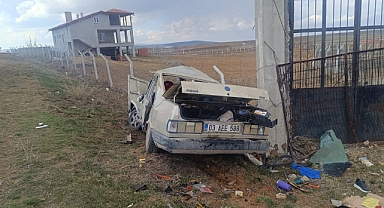 İhsaniye'de otomobil şarampole devrildi: 1 ölü, 7 yaralı