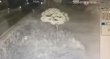 İhsaniye'de otomobil, gece vakti traktör römorkuna tosladı: 3 Yaralı
